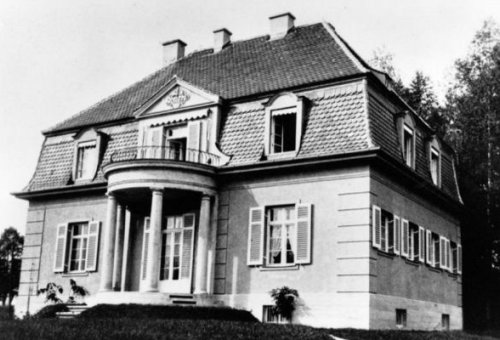 https://www.literaturportal-bayern.de/images/lpbthemes/02_03_01 villa_mon.jpg